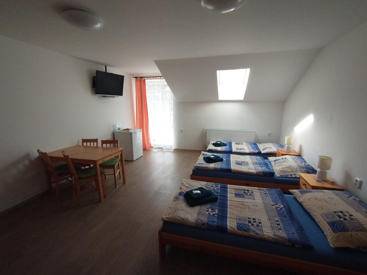 Penzion Lihovar *** Rouchovany Habitación foto