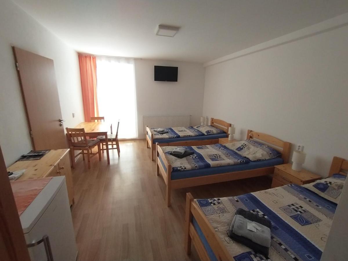 Penzion Lihovar *** Rouchovany Habitación foto